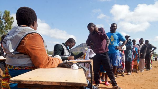Malawians queue to vote in a re-run of a discredited presidential election - Sputnik International