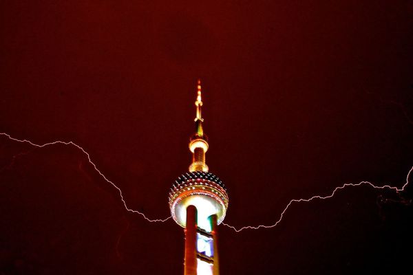 Lightning strikes above the Oriental Pearl Radio & Television Tower in Shanghai Lightning strikes above the Oriental Pearl Radio & Television Tower in Shanghai - Sputnik International