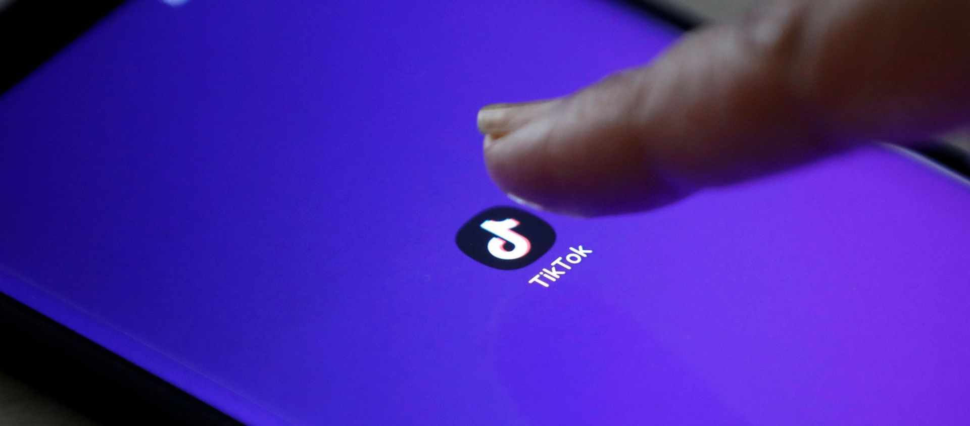 TikTok logo on a mobile phone screen - Sputnik International, 1920, 30.06.2020