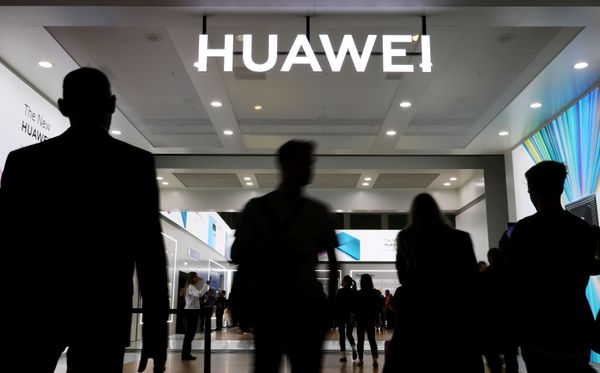 Boris Johnson Offered ‘Sound Reasons' to Lock Huawei Out of UK 5G Rollout, Says Ex-MI6 Chief - Sputnik International