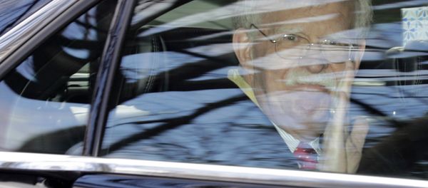 Former National security adviser John Bolton waves as he leaves his home in Bethesda, Md. Tuesday, Jan. 28, 2020 - Sputnik International