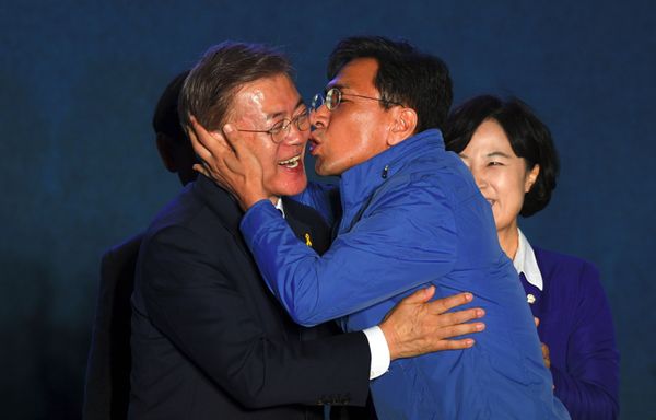 Most Memorable Kisses of Top Political Figures Most Memorable Kisses of Top Political Figures - Sputnik International