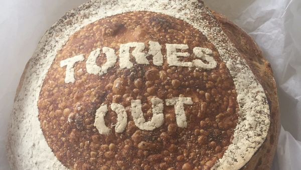 A Yorkshire bakery which sold loaves of bread with “F*ck Boris” stencilled onto them during last year’s election has been featured in the government’s latest public information campaign. - Sputnik International