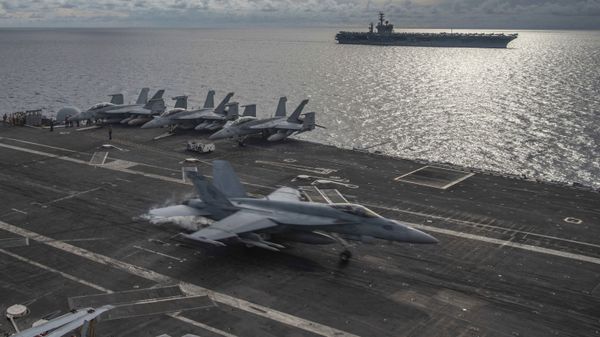 USS Ronald Reagan (CVN 76), as USS Nimitz (CVN 68) in the South China Sea - Sputnik International