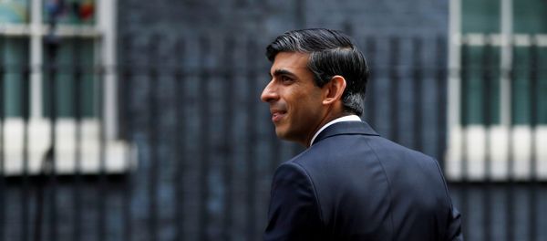Chancellor of the Exchequer Rishi Sunak is seen as he arrives at Downing Street - Sputnik International