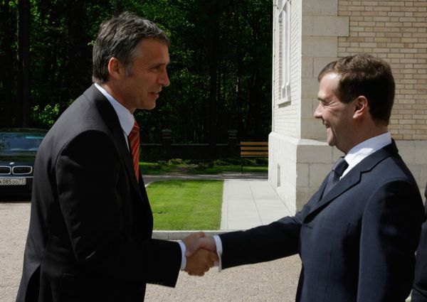 Jens Stoltenberg, on an official visit to Moscow, told Dmitry Medvedev: We are both northern countries, and have major shared interests; we are large producers and exporters of natural gas and electric power. - Sputnik International
