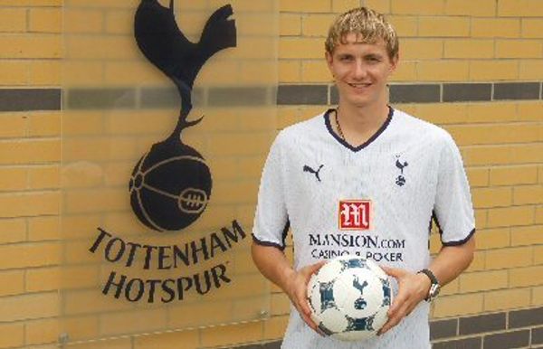 Pavlyuchenko stays at Tottenham as transfer window closes - Sputnik International