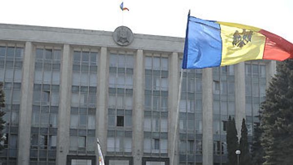 Moldovan Prime Minister Vladimir Filat said on Tuesday that his country needed a transition period to convince the people about the need of joining NATO, and to change the perception of NATO as a hostile bloc, which has been created under the influence of Russian media. - Sputnik International