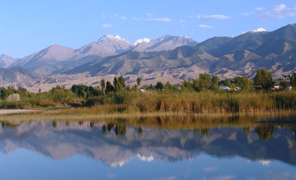 Russian archaeologists are conducting an underwater expidition in search of the remains of an ancient civilization at the bottom of the lake Issyk Kul in Kyrgyzstan - Sputnik International