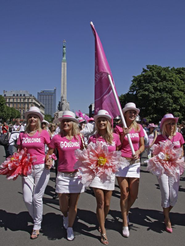 Blonde girls parade in Riga - Sputnik International
