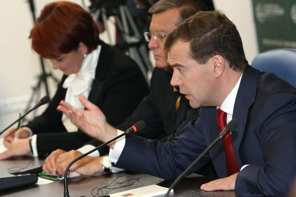 Russian President Dmitry Medvedev urged the country's security forces to deal an adequate blow to the assassination attempt on Ingushetia's leader. - Sputnik International
