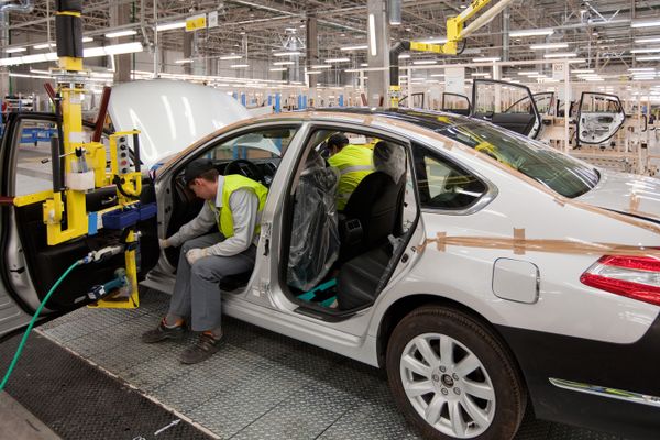 Конвеер завода Nissan в России Конвеер завода Nissan в России - Sputnik International