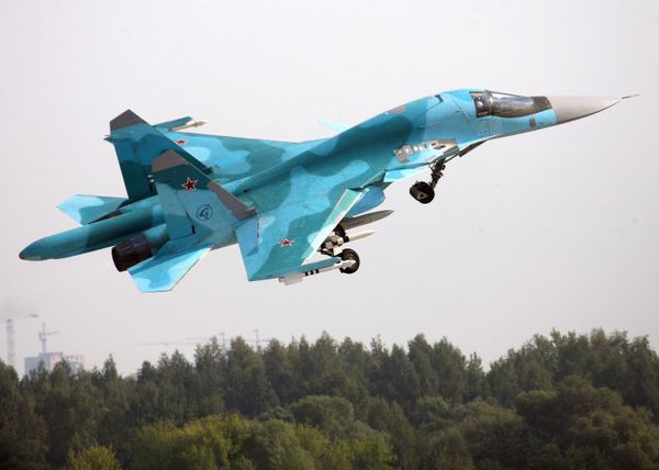 Medvedev makes sales pitch for Russian warplane - Sputnik International
