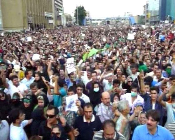 Iranian election protests turn bloody - Sputnik International