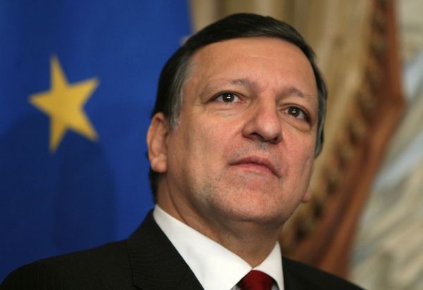 Prime Minister Vladimir Putin meets with European Commission President José Manuel Barroso Prime Minister Vladimir Putin meets with European Commission President José Manuel Barroso - Sputnik International