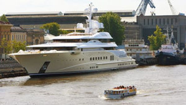 Record-breaking 170-metre luxury vessel of Roman Abramovich - Sputnik International