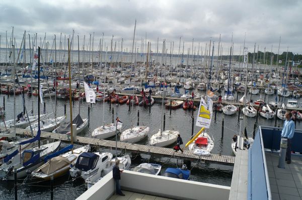 Two Russian yacht importers charged with smuggling - Sputnik International