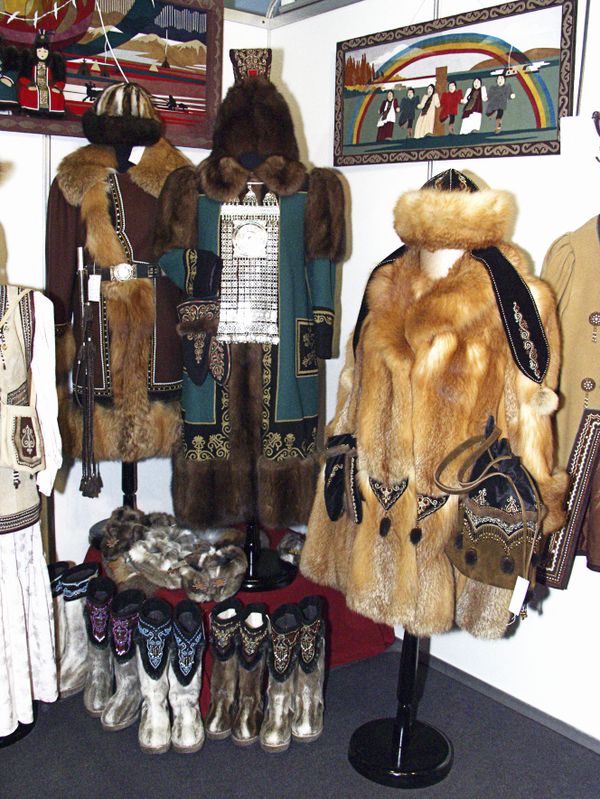 Thieves steal two dozen mink coats worth $32,000 from Moscow shop - Sputnik International