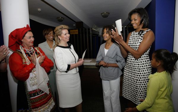 Obama's daughters taught to bake Russian gingerbread - Sputnik International