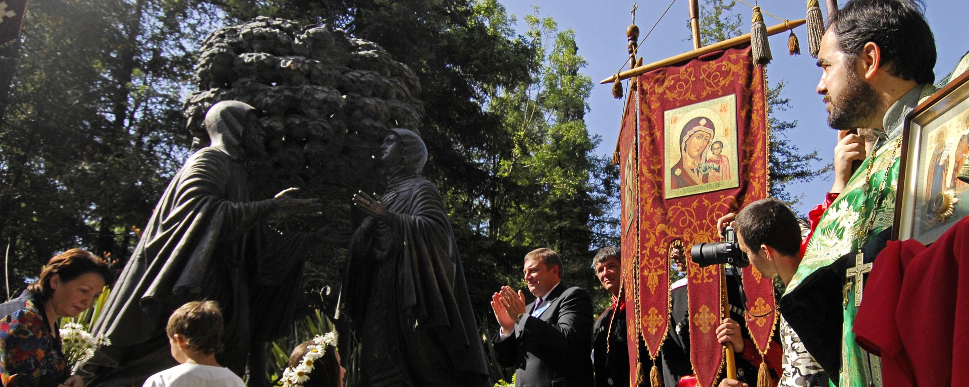 Opening a monument to Pyotr and Fevronia in Sochi Opening a monument to Pyotr and Fevronia in Sochi - Sputnik International, 1920, 08.07.2009