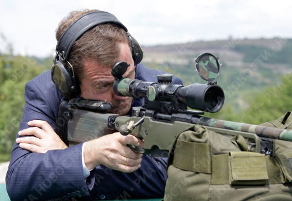 President Medvedev visits the Rayevsky firing range at Novorossiisk Naval base President Medvedev visits the Rayevsky firing range at Novorossiisk Naval base - Sputnik International