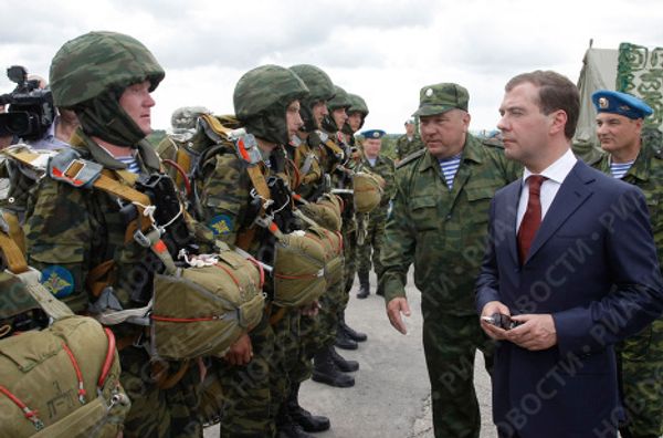 President Medvedev visits the Rayevsky firing range at Novorossiisk Naval base President Medvedev visits the Rayevsky firing range at Novorossiisk Naval base - Sputnik International