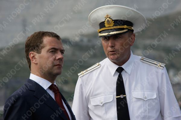 President Medvedev inspects the Moskva missile cruiser President Medvedev inspects the Moskva missile cruiser - Sputnik International