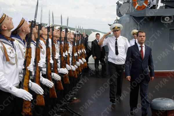 President Medvedev inspects the Moskva missile cruiser President Medvedev inspects the Moskva missile cruiser - Sputnik International