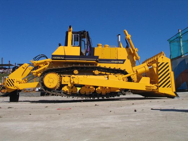 Russian tractor giant to assemble bulldozers in China - Sputnik International