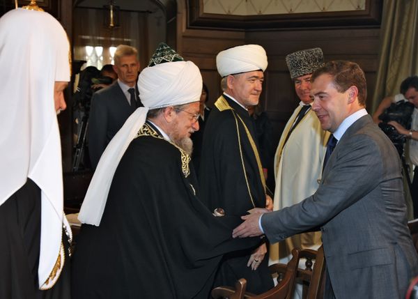 Russian President attends meeting on religion and ethics - Sputnik International