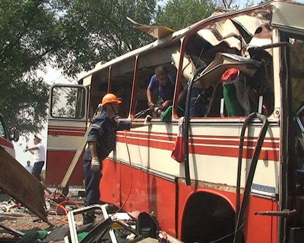 Video footage of a bus-petrol tanker crash in south Russia - Sputnik International