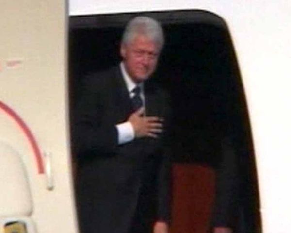 Clinton secures release of two American journalists from N. Korean jail - Sputnik International