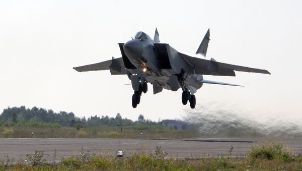 Russia's MiG-31 Escorts US Air Force Patrol Aircraft Over Barents Sea - Sputnik International