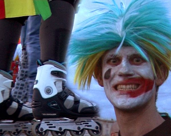 Special police swoop on fancy-dress roller rally in Moscow - Sputnik International