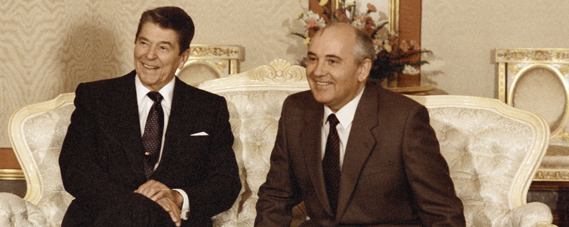 Reagan and Gorbachev Reagan and Gorbachev - Sputnik International, 1920, 31.01.2020