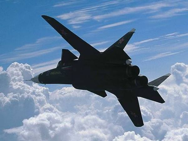 The experimental Su-47 Berkut multirole fighter - Sputnik International