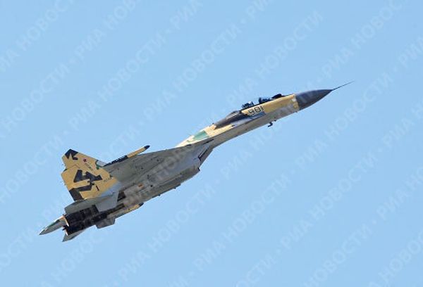 Fighters, amphibians and other “iron birds” congregate for MAKS-2009 air show   - Sputnik International
