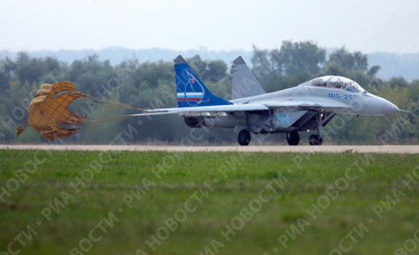 Fighters, amphibians and other “iron birds” congregate for MAKS-2009 air show   - Sputnik International
