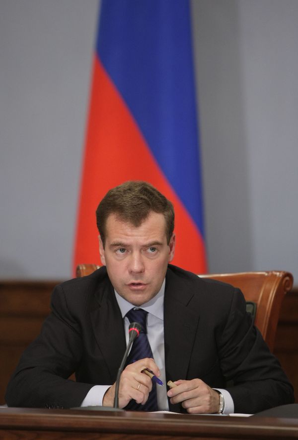  Medvedev says may run for president in 2012  - Sputnik International