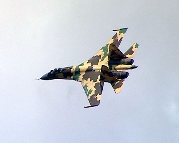 New Su-35 fighter can attack eight targets simultaneously - Sputnik International