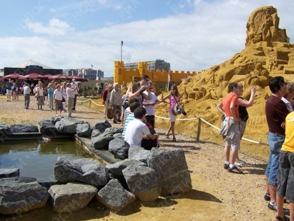 Evil and good-natured pirates at the sand sculpture festival Evil and good-natured pirates at the sand sculpture festival - Sputnik International