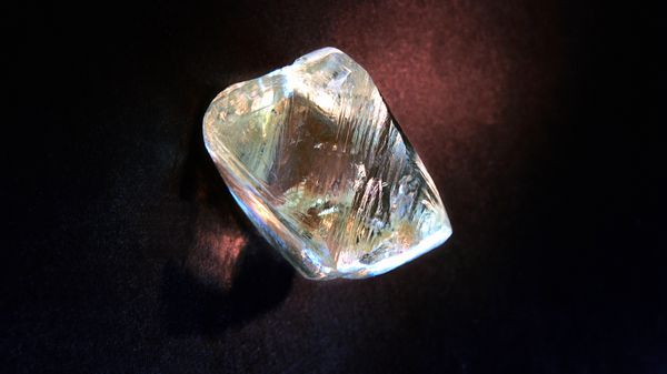 A large diamond - Sputnik International