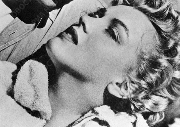 The beautiful women who men lose their minds over - Sputnik International