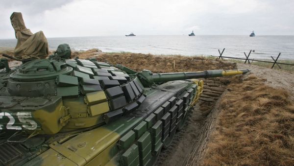 Practicing airborne and amphibious assault landing in Kalinigrad Region. - Sputnik International