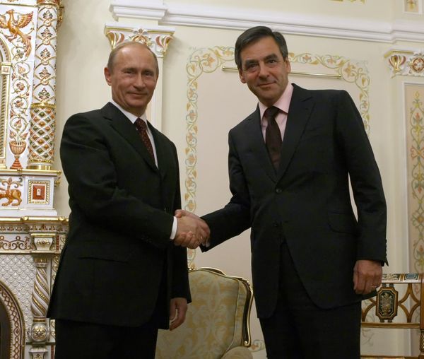Prime Minister Vladimir Putin and his French counterpart Francois Fillon Prime Minister Vladimir Putin and his French counterpart Francois Fillon - Sputnik International