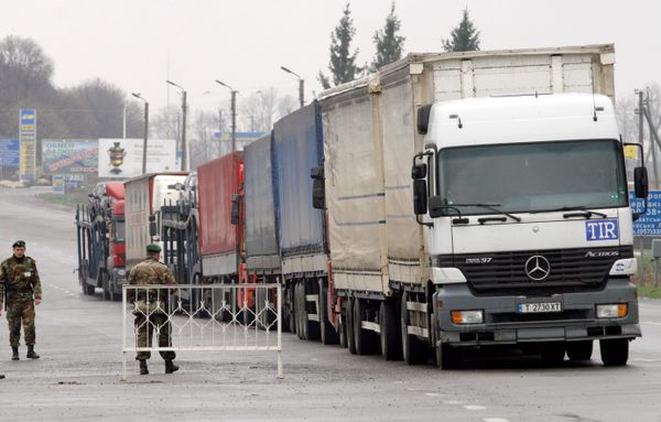 Kazakhstan asks for delay on new customs tariffs Kazakhstan asks for delay on new customs tariffs - Sputnik International