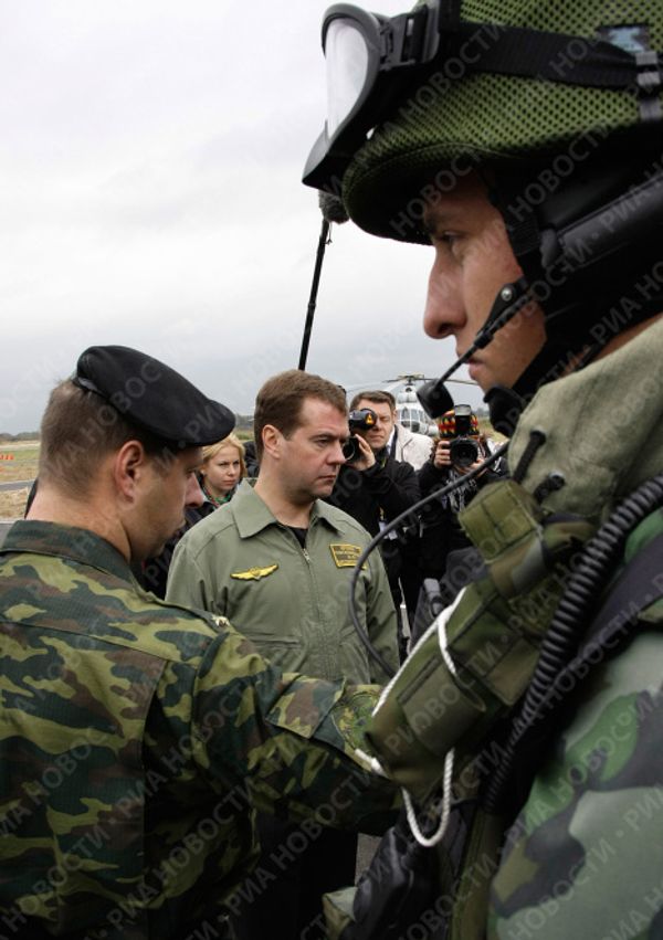 President Medvedev visits Baltic Fleet’s Khmelyovka firing range President Medvedev visits Baltic Fleet’s Khmelyovka firing range - Sputnik International