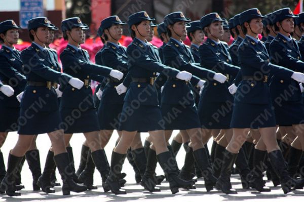 China marks 60th anniversary with tanks and female air regiment  - Sputnik International