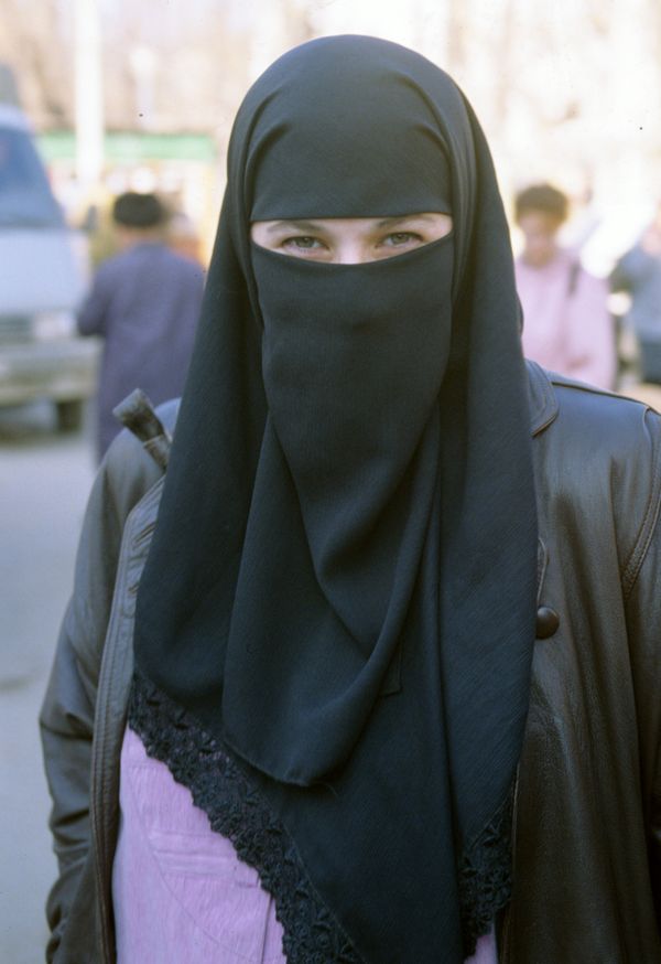  Italian MPs to consider ban on full Islamic dress for women  - Sputnik International