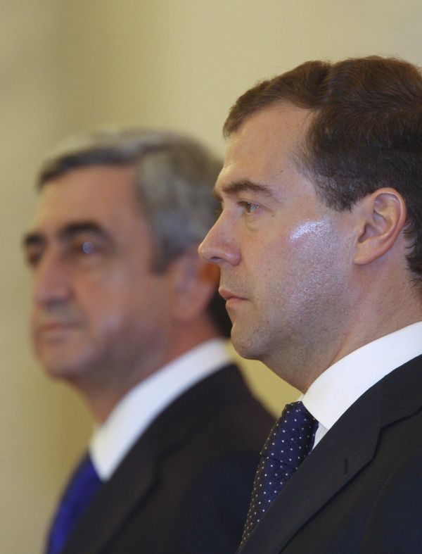 Armenian President Serzh Sargsyan will pay a brief visit to Moscow on October 12 on an invitation from his Russian counterpart Dmitry Medvedev, the Kremlin said Saturday. - Sputnik International